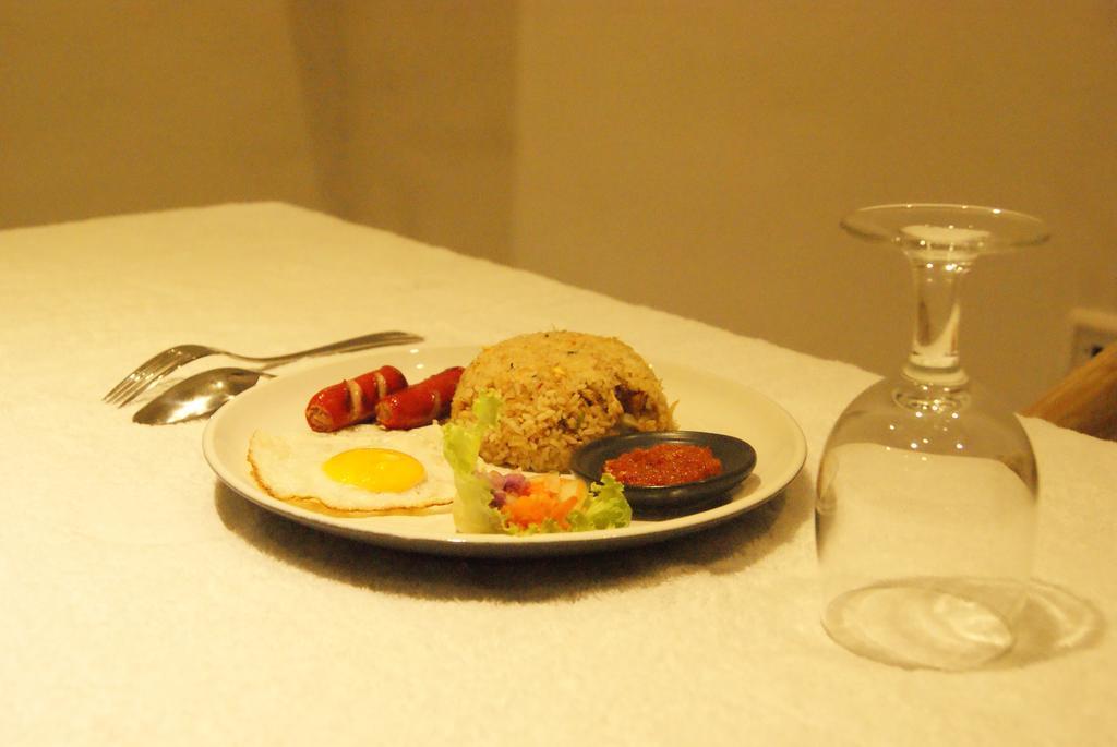 Sugiras Living Hotel เดนปาซาร์ ภายนอก รูปภาพ