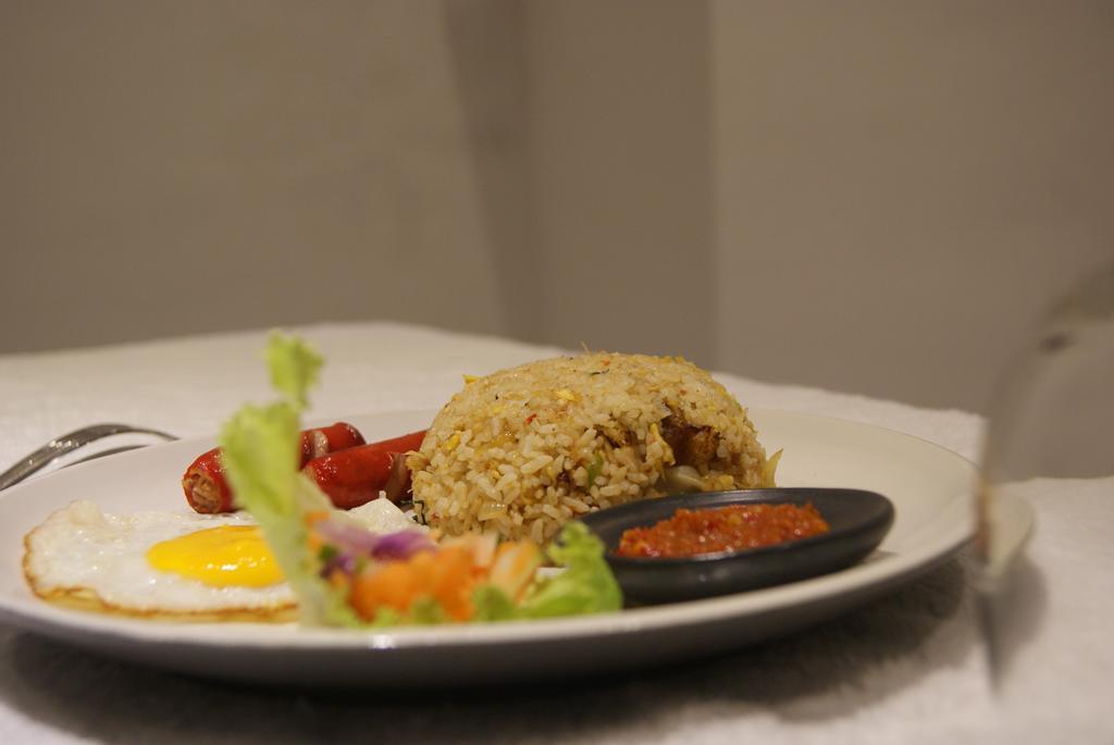 Sugiras Living Hotel เดนปาซาร์ ภายนอก รูปภาพ